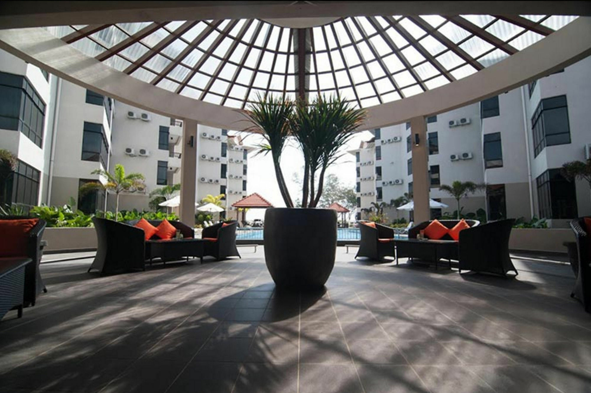 Samsuria Beach Resort & Residence Чератинг Экстерьер фото