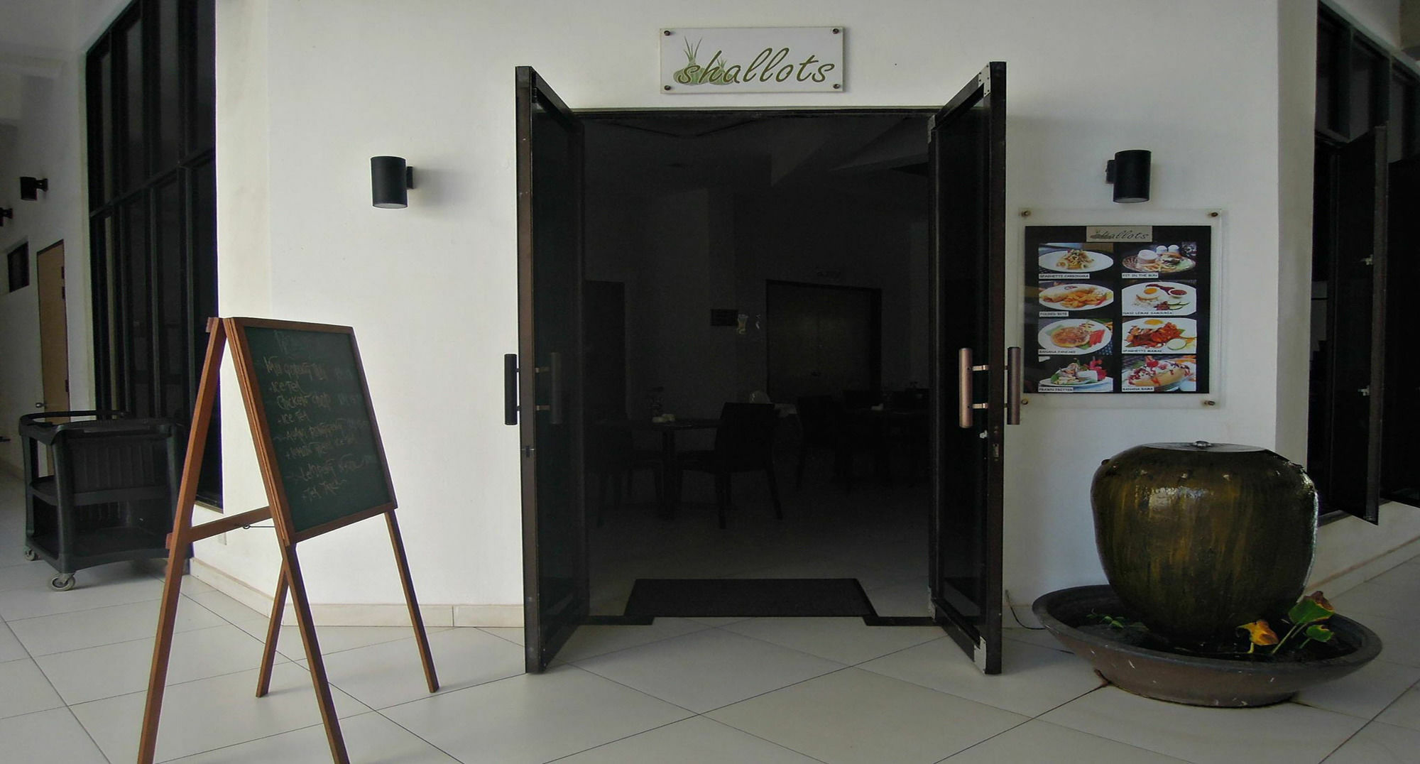 Samsuria Beach Resort & Residence Чератинг Экстерьер фото