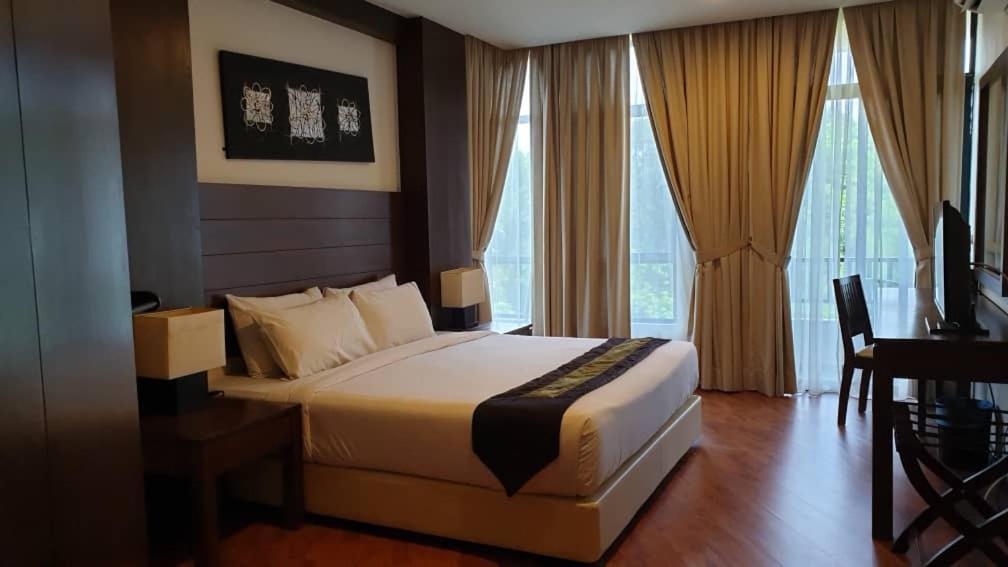 Samsuria Beach Resort & Residence Чератинг Экстерьер фото