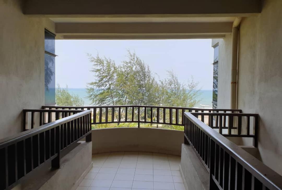 Samsuria Beach Resort & Residence Чератинг Экстерьер фото